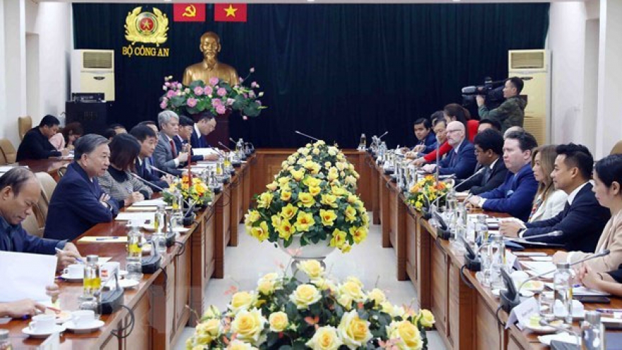 US businesses urged to boost Vietnam-US ties in trade, defence, security